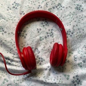 Red Beats Solo with wire and carrying case